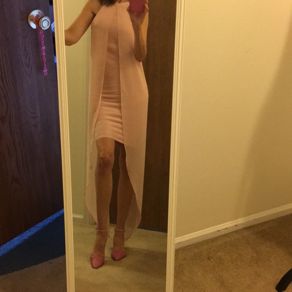 VENUS Dresses & Skirts - Venus blush body con dress